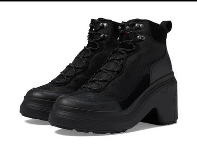 Hunter insulated waterproof ankle boot women's US 9 in black with vulcanized rubber shell and thermal lining