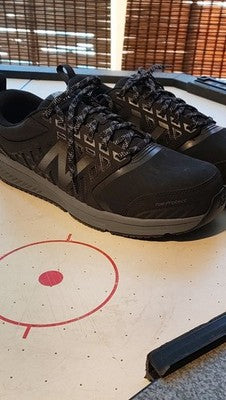 New Balance men's US 11 shoes with black and gray
