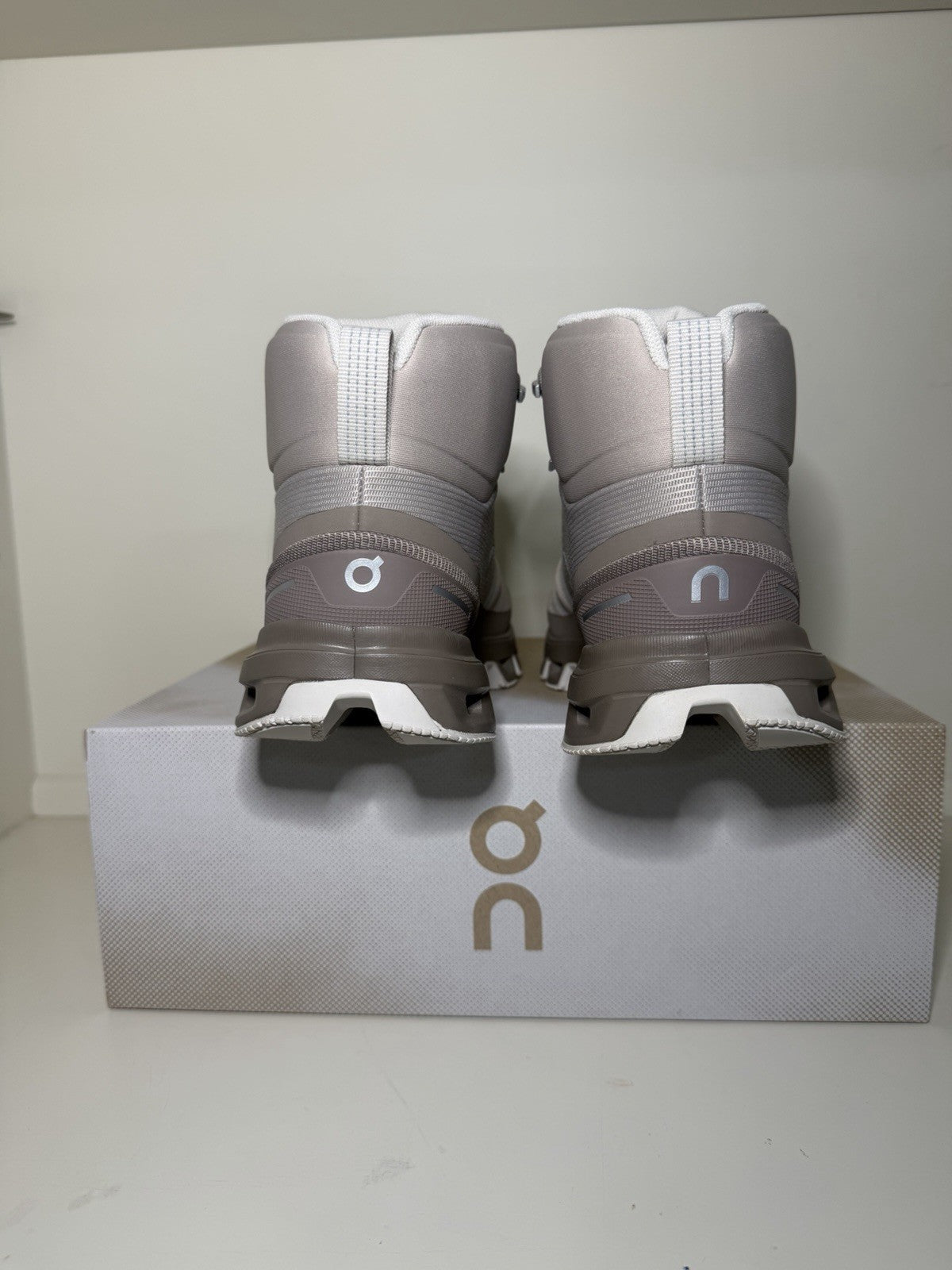 On Cloudrock Waterproof Women's Hiking Boots Desert Clay US 10.5 New 23.99548
