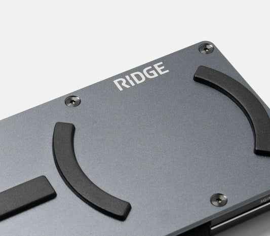 The Ridge Aluminum Magsafe Wallet - Gunmetal AUWAI249103